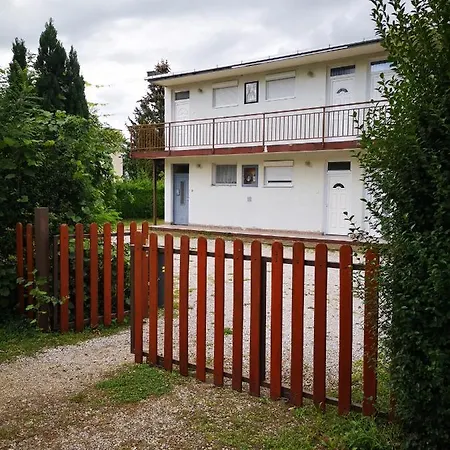 Dorka Appartement *
