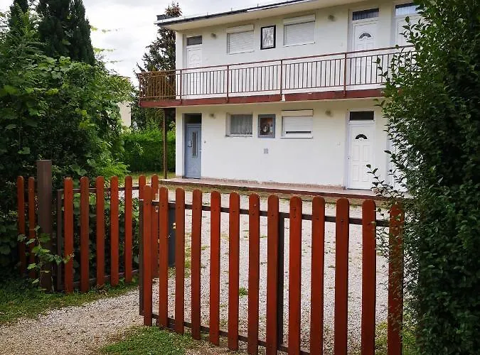 Dorka Apartment *